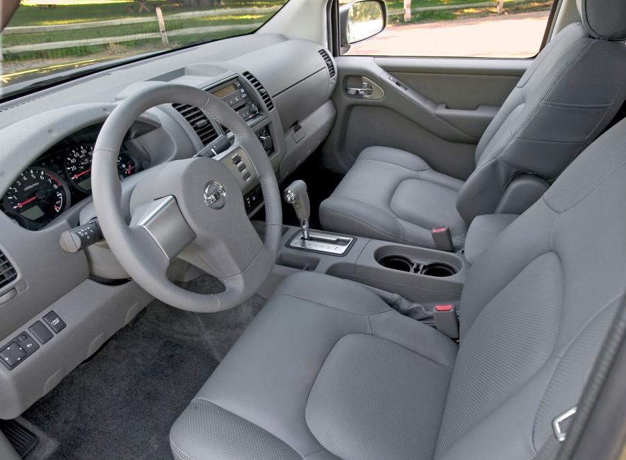  Nissan Frontier Crew Cab 2005 года  (фото 4 из 13)